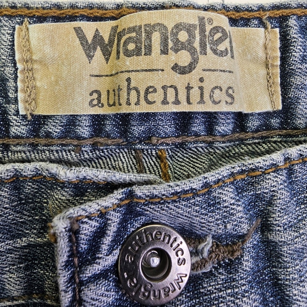 Wrangler Authentics Mens Relaxed Fit Straight Leg Blue Denim Jeans ZM4RBDX 38x32 - Picture 3 of 10